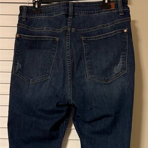 Women’s Judy Blue Relaxed fit Skinny Jeans 14W Short